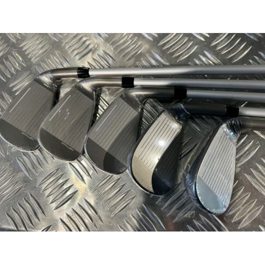 Darkspeed Womens Irons Left Ladies Ultralite 45 6-PW (Not Quite Perfect)