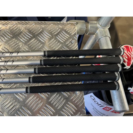 Darkspeed Womens Irons Left Ladies Ultralite 45 6-PW (Not Quite Perfect)