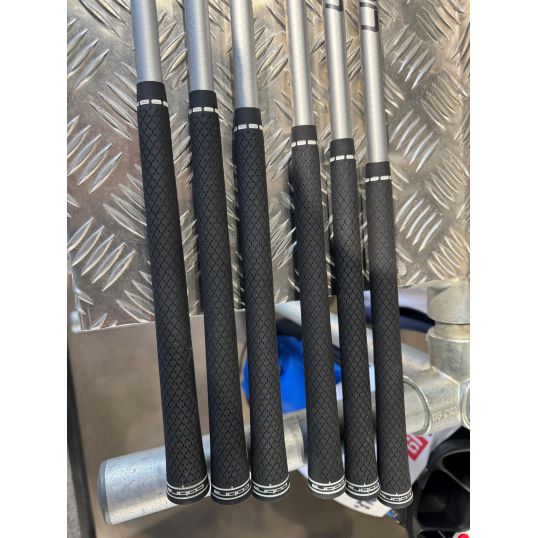 Air-X Irons Ladies Right Ladies Ultralite 45 6-PW+SW (Not Quite Perfect)